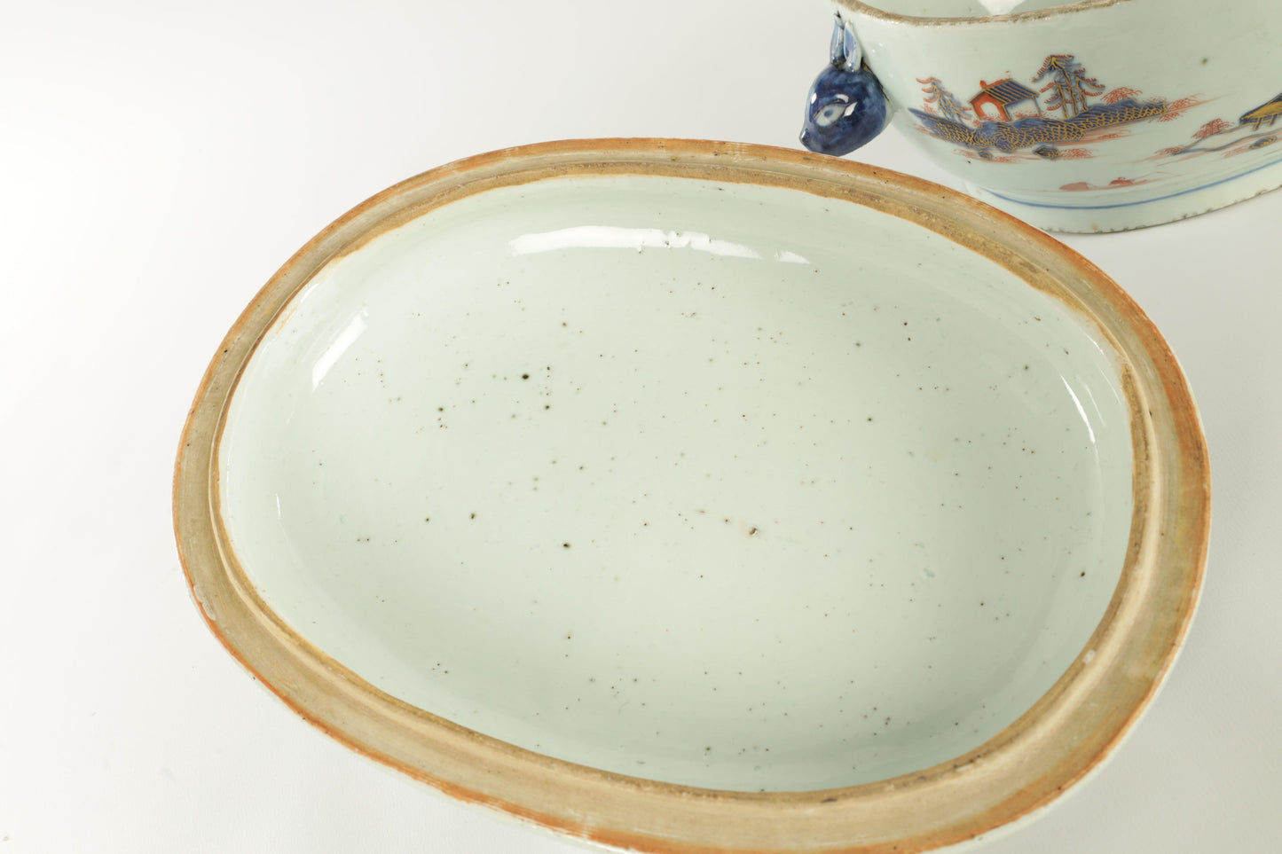 18TH CENTURY CHINESE IMARI PORCELAIN TUREEN YONGZHENG/QIANLONG PERIOD