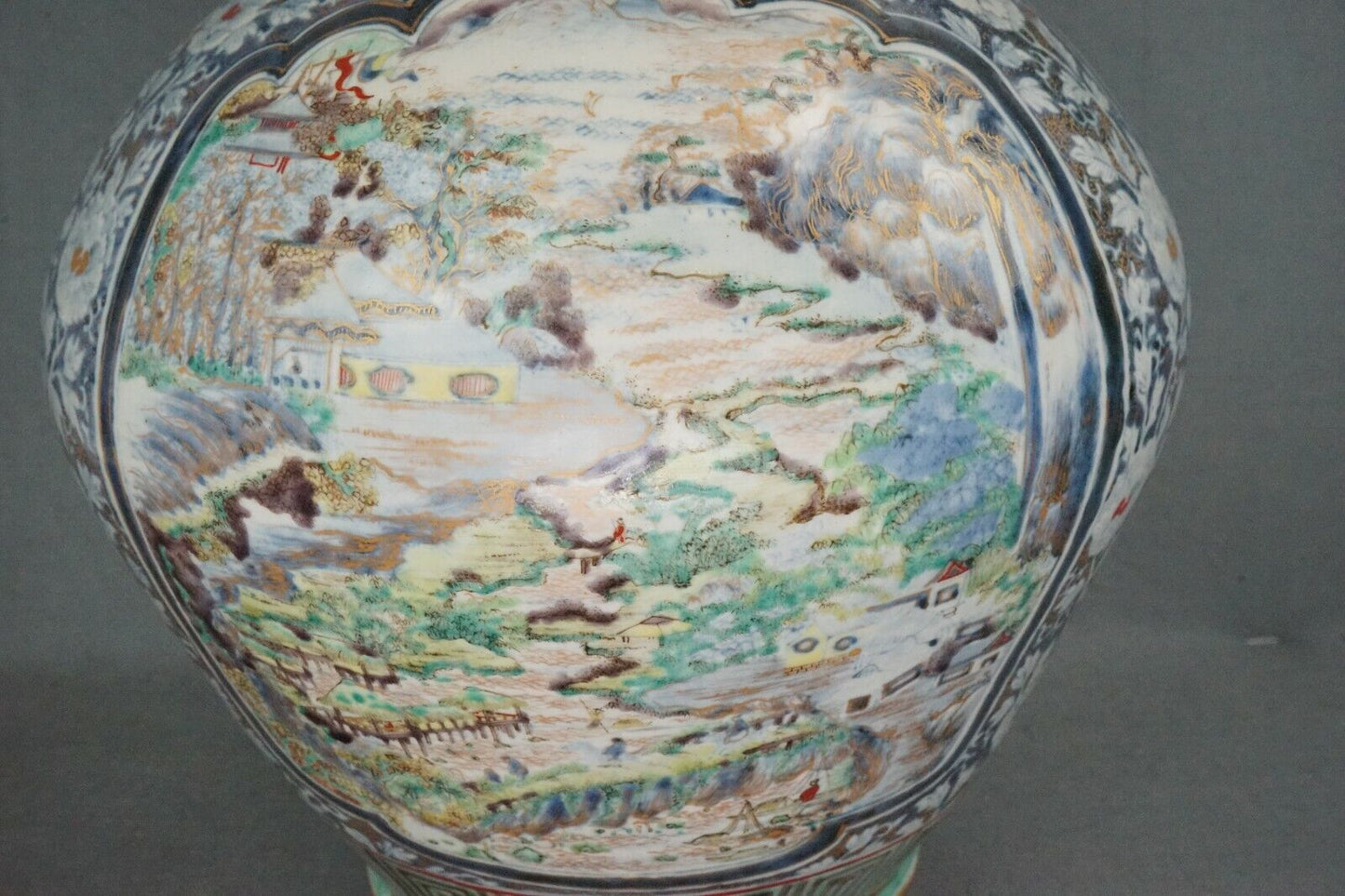 17th C Japanese Porcelain Baluster Vase Ko-Imari in Rare Chinese Style 11 Inches