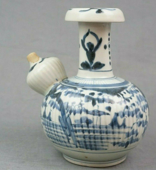 17TH Century JAPANESE EDO ARITA KENDI UNDERGLAZE BLUE AND WHIITE PORCELAIN