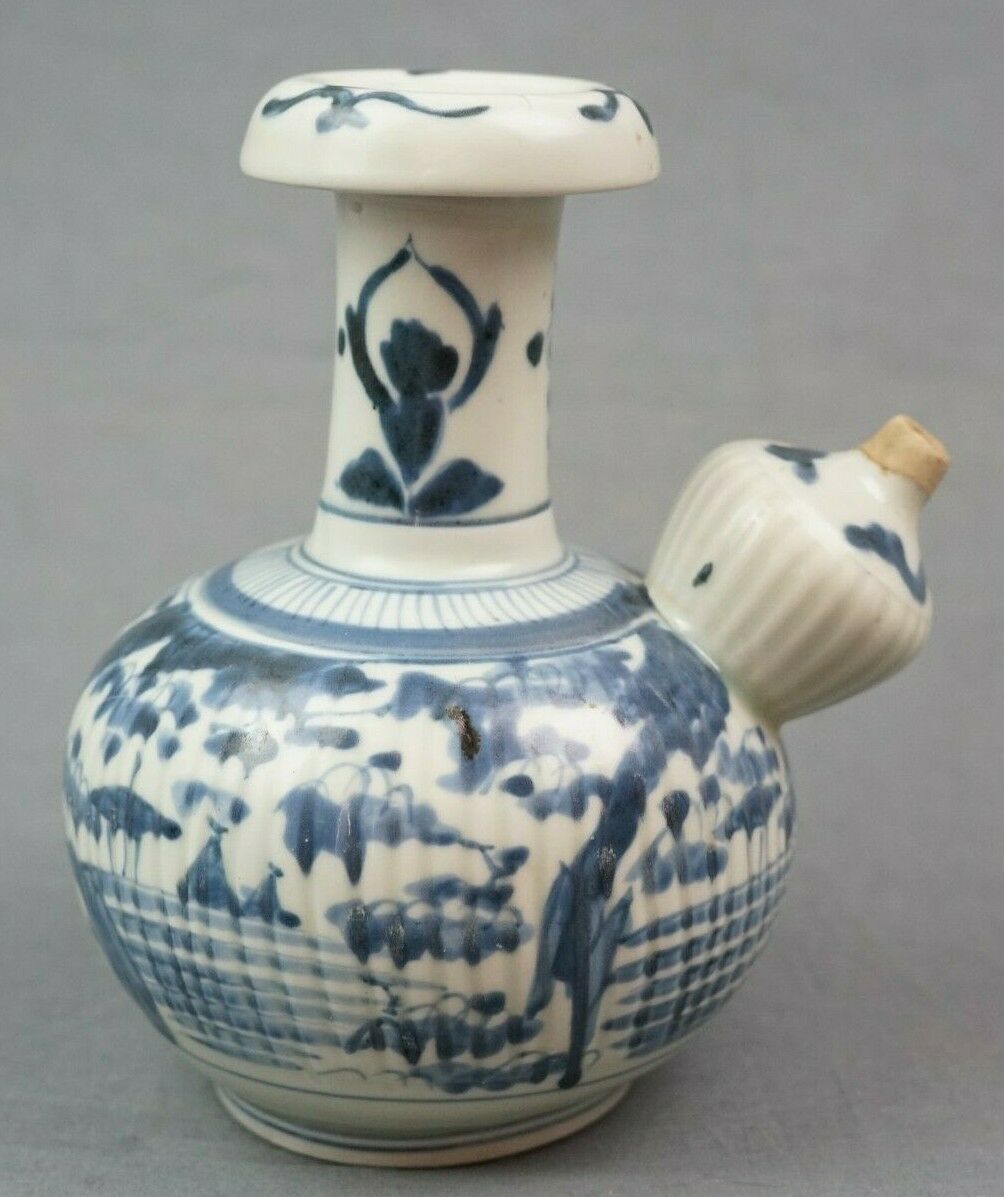 17TH Century JAPANESE EDO ARITA KENDI UNDERGLAZE BLUE AND WHIITE PORCELAIN